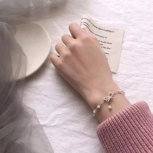 Vedishine Elegant Bow and Pearl Bracelet